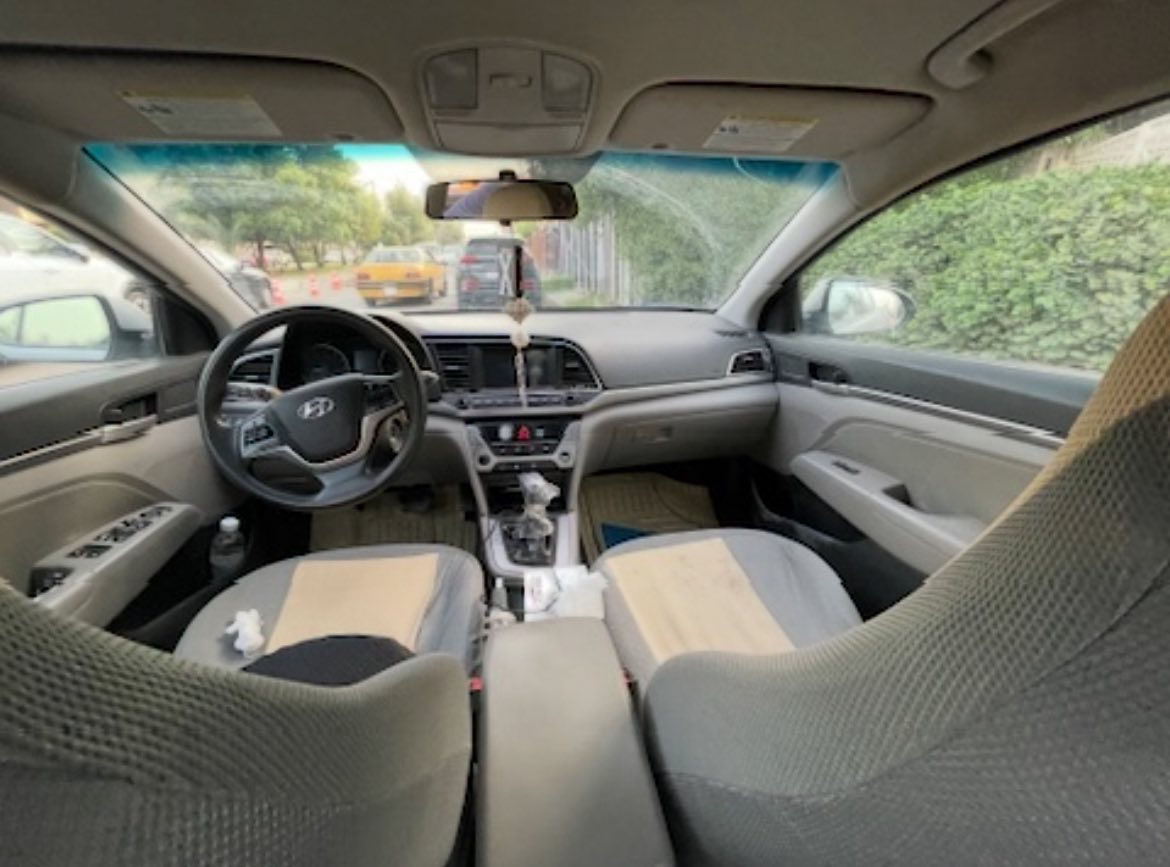 النترا موديل 2018
وارد امريكي 
محرك 2000cc كير AT المرغوب 
شاشة كبيرة بلاد ابل كار بلي واندرويد اوتو
ويل حجم 16 المرغوب   4 دسك 
تحكم مقود 4 جهات 
ثلاث وضعيات قيادة 
كامرة خلفي بلاد 
لد كشاف ضباب 
رادار جانبي بلمري 
تحكم كروز مثبت سرعة 
حساس اطارات شاشة 
 سويج عدد 2 
السيارة صارف عليها
 صدر جديد✅
 باتري جديد✅
كهربائيات ✅
دسك جديد✅
كير مكينة ناعمة مكفول 
سيرفسها يم خدمات الحسام فرع شارع فلسطين وموجود عندي وصولاتهم مال سنة كاملة احسن نوعية دهن موتل الفرنسي الاصلي ادير وشرط كل الفين ميل ابدل شتة صيف وغراض الادامة كلة اجيبلها من الشارقة الله شاهد  

حادث السيارة بنيد نفسة مرجعي وجاملغ عكس السايق مبدل وباب صدر مبدل 
نفس لون باقي السيارة كلها ليبل واحد

السعر 125$ وبيها مجال  
مشروع وطني رقم بغداد
مكاني بغداد الشعب 

بسمي تحويل ثاني يوم 

رقم واتسب فقط غير متواجد فيس بوك 

***********
