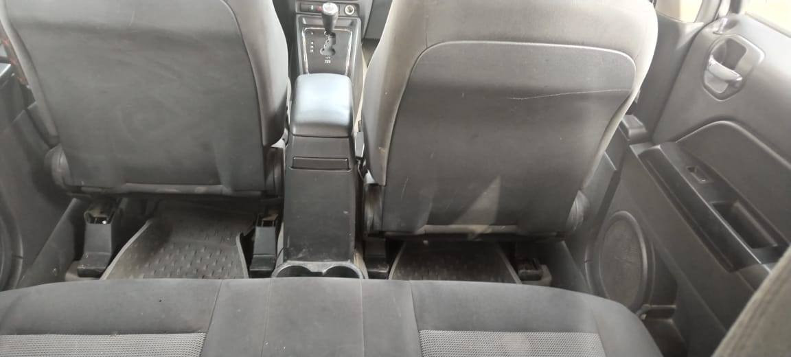 جيب باتريوت 17 حادثه موجود بالصوره سياره جاهزه وجديده رقم دولي ***********
