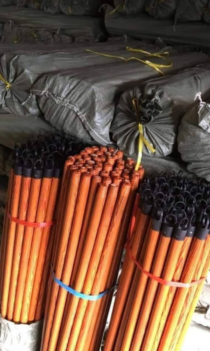 تم وصول عود ماسحه نوع صيني صاجي ثقيل اصلي شليف بي 48 قطعه سعر شليف جملته وعلي عرض ١٨ الف دينار  البيع جمله فقط اقل كميه ٥ شلفان للحجز اتصل ***********
