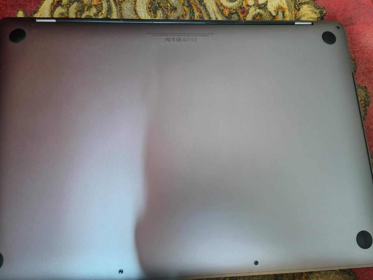 ماك بوك برو نضيف كامل كور i7 رامات 16 حجم شاشه 15 انج بوينت 6 دبل تو كارت شاشة لوك كلشي يشغل بطاريته تدوم 11 ساعه للتواصل خاص أو على هاذ رقم بي واتساب ***********
