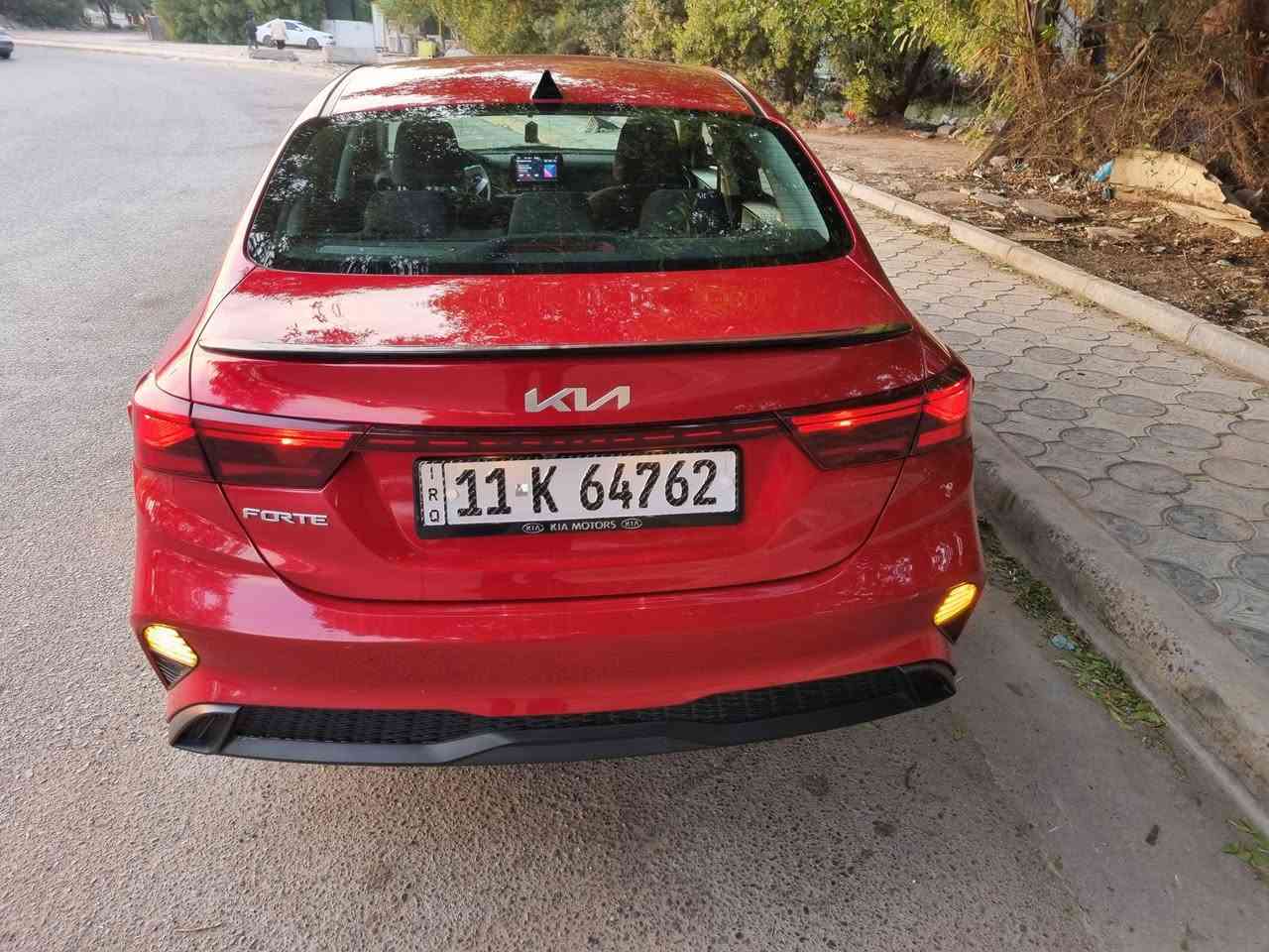 كيا فورتي 2023 لون احمر رقم بغداد ماشية 37 الف ميل
بيها جاملغ امبدل نفس اللون وحافة البنيد مصبوغة لغد ايسر مصلح 
بارد خفيف بالجاملغ الخلفي والقمارة بيها كم رصعة 
-- مواصفات Lx 
  .السيارة نص مواصفات 
محرك 2000 دوش / شاشة ايباد تدعم مار بلي / رادار امامي  / أنظمة قيادة متعدده / تحديد مسار قيادة آليه / 
تحكمات استيرن جهتين / ويل كب كروم فراشة ---- وباقي المواصفات معروفة السيارة جديدة 
سعر 148 وبيها مجال مكانها بغداد 
حي العامل *********** جعفر
