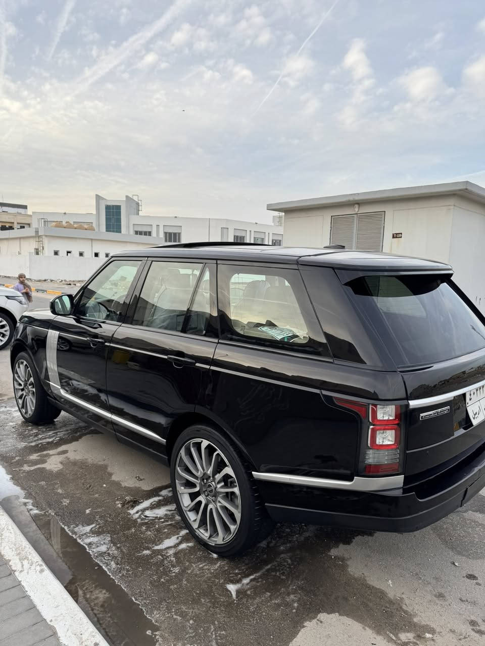 للبيع رانج 2015كفاله عامه رقم أربيل محرك كاز سيارة جديدة ماشية 90الف حقيقي للبيع او مراوس السعر 320مكاني بصرة الاستفسار على رقم ***********
