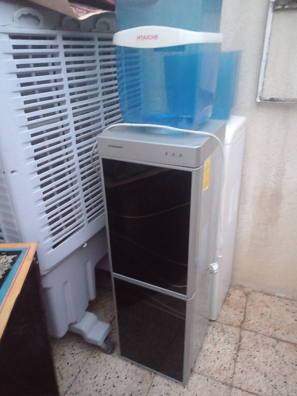 ميز طعام السعر 10-براد ماي السعر 45-طباخ حيل نضيف نضام بوري السعر 75- ميز بلازمه السعر 10-ديديه السعر 70- الشراي يتصل ***********-*********** وادي حجر
