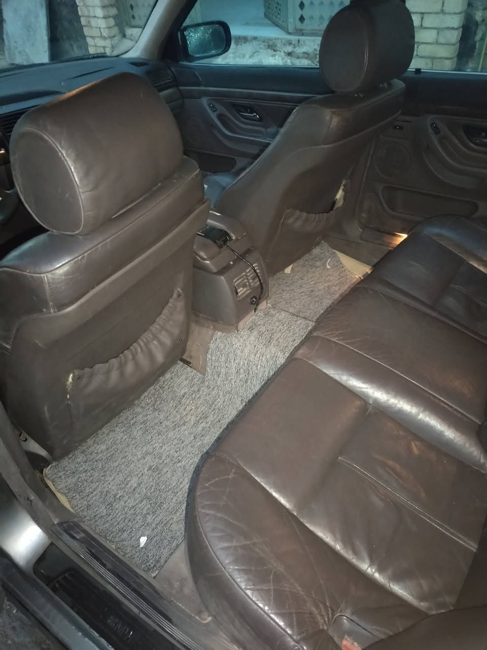 سلام عليكم bmw كاسح خفاش موديل ٩٥ اصل بليته وسنويه وملسق رقم انكليزي بسمي سنويه عاج لغايه ٣٠ فتحه سلايت طكتين برده خلفيه كشنات جلد اسود غرفه نظيفه بطاين كير مكينه كفاله كهربائيات ظفيره تبريد تدفئ كشنات جنطه شفط تخم تاير باتري جديد مكان السياره ميسان سعر ٧٠ وبيه مجال حق الجيه ***********
