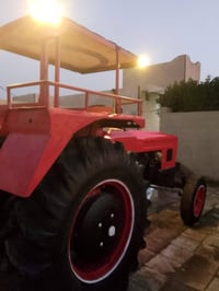عنتر 71 موديل 88 للبيع كامله ما بيها نقص بس المحرك بيه بخار قليل السعر...