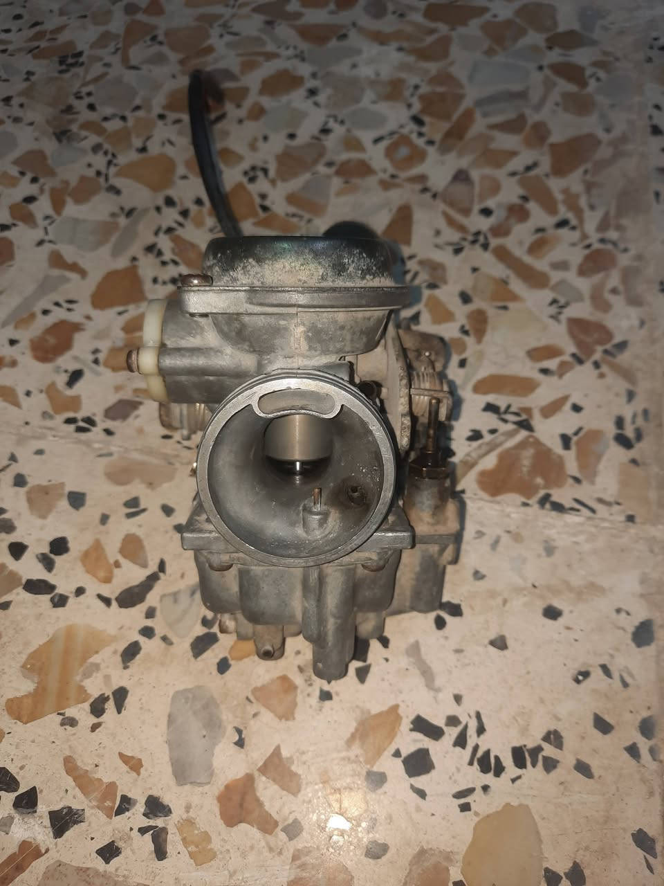 السلام عليكم كابريتر فراشه 140 كربريتا نظيفه سعر 15 للتواصل ماسنجر او واتساب***********
