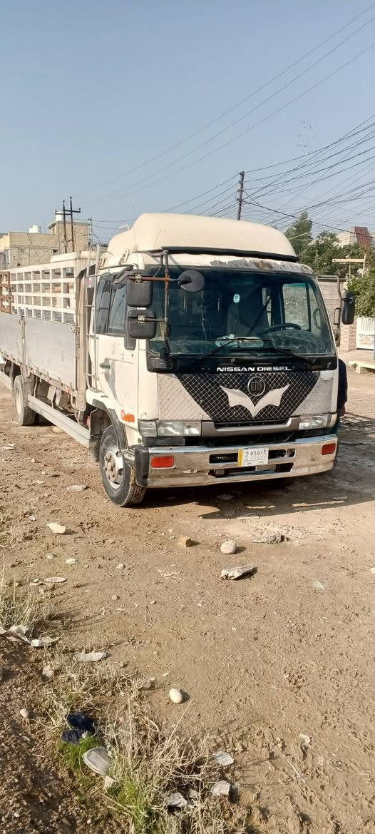 السلام عليكم سياره نيسان موديل 94  جاهزه للعمل 
تخوم تاير سياره مكينه جير اكسل خير من الله 
سياره باسمنا شرط التحويل سنويه  27 
المكان بغداد شارع الجزيره السعر 95 
رقم الهاتف ***********
