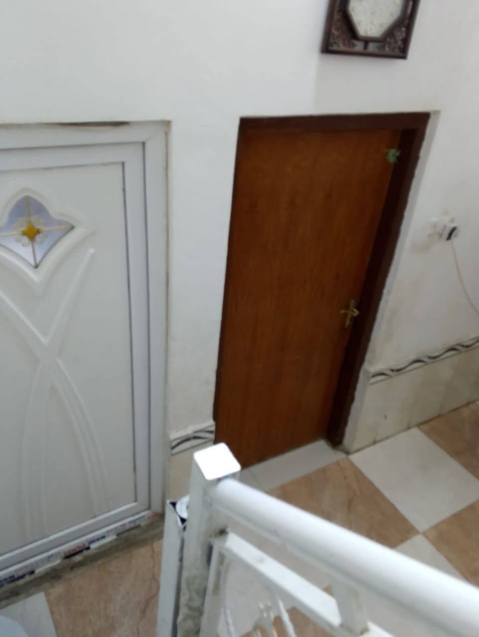 #معروض_لدينا
بيت للبيع طابو صرف 100م خلفي 
يحتوي على/ غرفة وديوانية وصالة ومطبخ وصحيات والدربونه متر ونص والسطح شتايگر
#السعر/ 78 وبي مجال 
العنوان/ التضحية نهاية شارع البقاع قرب ثانوية قبضة الهدى جميع الخدمات متوفرة
____________________________
نستقبل كافة العروض العقاريه لبيع القطع والبيوت #والأيجارات الطابو والزراعي ونعمل على بيعها سريعآ
 ان شاء الله في جميع انحاء الناصريه 
ماعليك سوى مراسلتنا او الاتصال على الرقم 

____________***********  _________
وسنكون في خدمتكم غايتنا رضاكم والمصداقيه في العمل شعارنا
