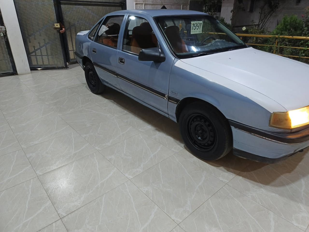 اوبل فيكترا للبيع موديل 1991 رقم سليمانيه كير اوتوماتيك محرك 18 بدون ضرر سياره جديده برغي نقص ما بيه هزه جديده تخم تايرات جديد صدر امامي خلفي جديد سعر 39 ورقه هذا رقمي*********** كير ومحرك بالشرط مكان سيارة كركوك
