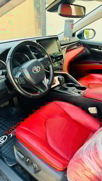 1‏202  𝐓𝐎𝐘𝐎𝐓𝐀 𝐂𝐀𝐌𝐑𝐘-𝐗𝐒𝐄 تويوتا كامري XSE موديل 2021  اللون : أبيض لؤلؤ...