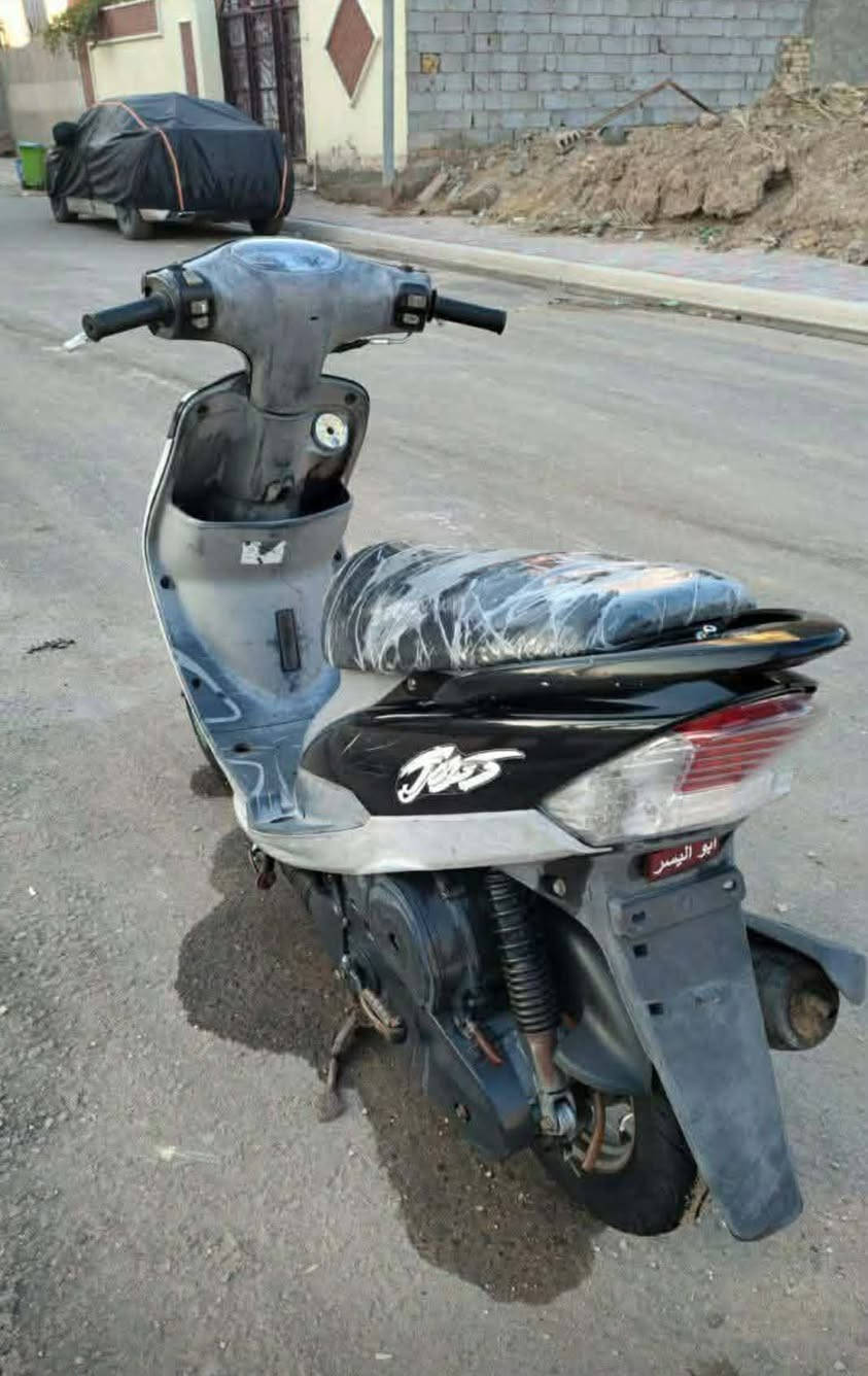 سلام عليكم ماكس منغولي للبيع نضيفه ما مفتوحه كهربايات شغاله نقصه باتري مكاني كربله بل حر سعره ٦٠٠ وبيه مجال رقمي ***********
