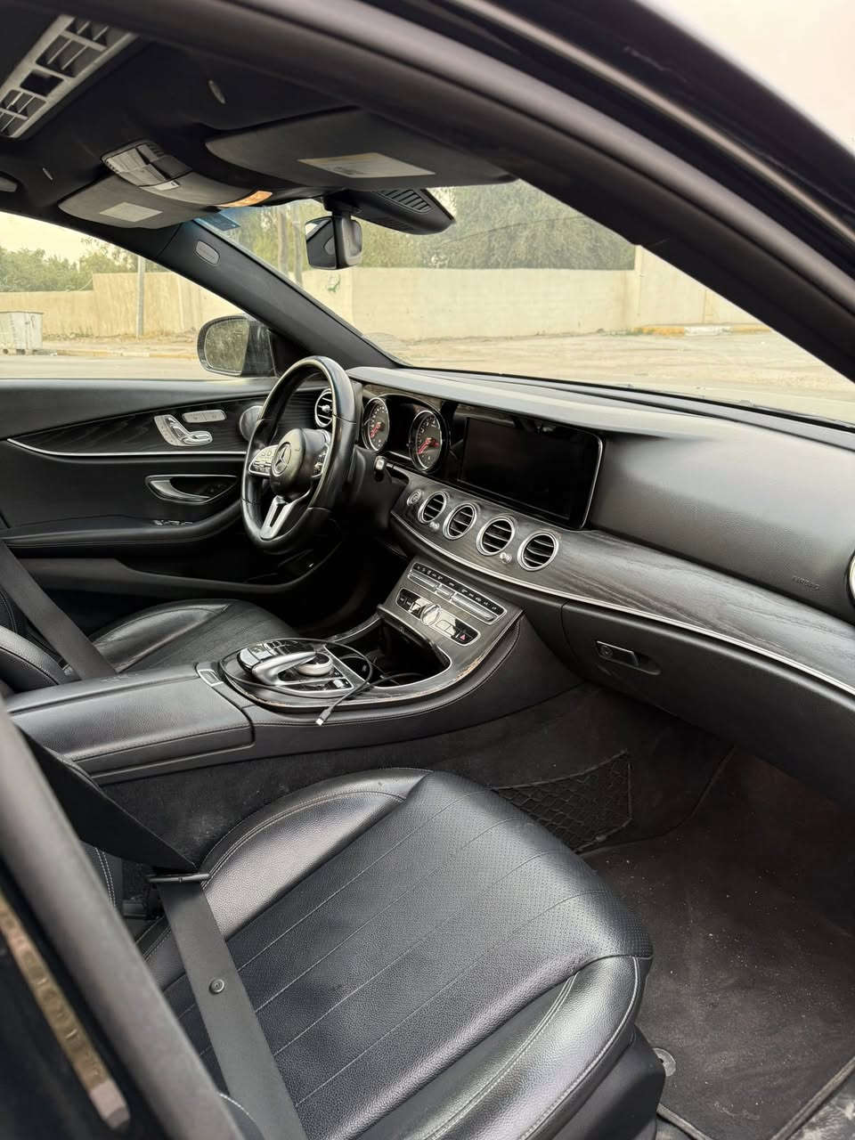 السلام عليكم 
مارسدس 
E300
اسود 
فول مواصفات 
2019 model
(٤ قطع صبغ 
بغداد دولي تحويل ثاني يوم
سعره ٢٣٩ قفل مال بيع او مراوس 
للاستفسار 
*********** واتس
