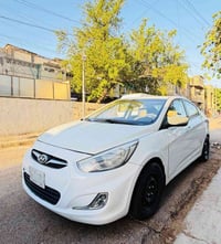 اكسنت 2015 خليجي بيه صبغ شبر بلبنيد ومكانين بارد سيارة جاهزه من كلشي س...