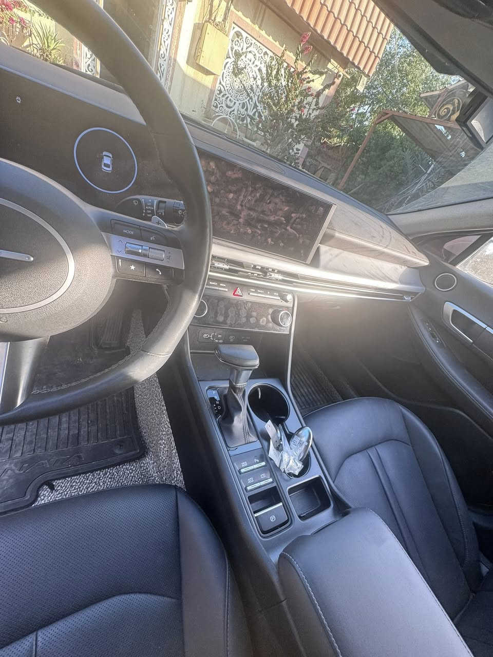 سوناتا غاز وارد كوري. موديل 24 مكفوله من تبديل فقط رش صبغ جاملغ الأيسر موضحه بلفديو. مكمركة حره أي محافظة تريد سجلها. موجوده حاليا بديوانيه.  سعره 205  ليس لدينا فرع اخر فقط مجمع ستار كوري. حي صناعي 

*********** ستار
*********** منظر
