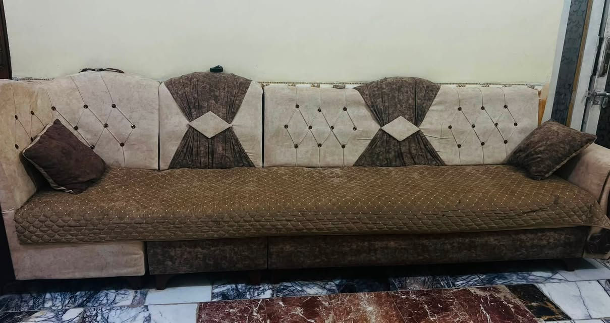 ديوانين للبيع مع المفرش والبردة بالصور 
السعر ٦٠٠


**إذا كنت صاحب هذا الإعلان وتريد حذفه لأي سبب، رجاءا أرسل رسالة إلى الدعم الفني**