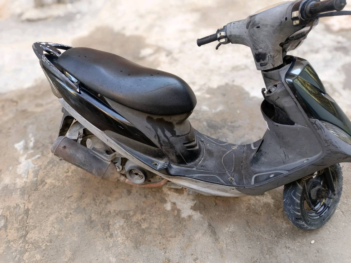 كربلاء المعلمجي 
ماشيه 27 كيلو 
ماكس عدلة حاوية كفراتها ختم واحد ناقصها بس سلف