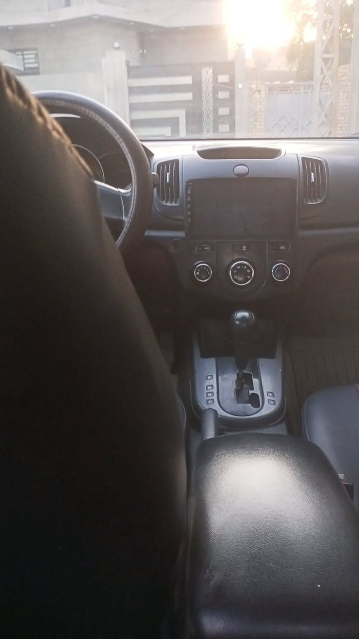 سيراتو موديل 2010 قم واسط هزة وسنوية ورقم جديد وتحويل بأي وقت السيارة جاهزة مكينة وكير وحدادية وتبريد بيها صبغ بدون حادث قوي والسونار مرفق مع الصور السعر 90 وبيها مجال مكانها بالديوانية وللاستفسار اتصل على ***********
