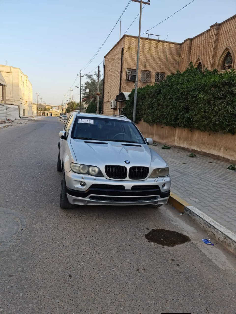 السلام عليكم  اخوان بي إم إكس فايف اشنايزر السياره جديده كلش قطعه نادره فول مواصفات السياره رياضيه وشبابيه حداده جديده تخم تأير  جديد تبريد شغال بسمي  السياره لاصبغ ولا ضربه ماناقصها شي مفوله على اخير حبايه مكاني بصره أبو الخصيب حمدان رقم الهاتف ***********

