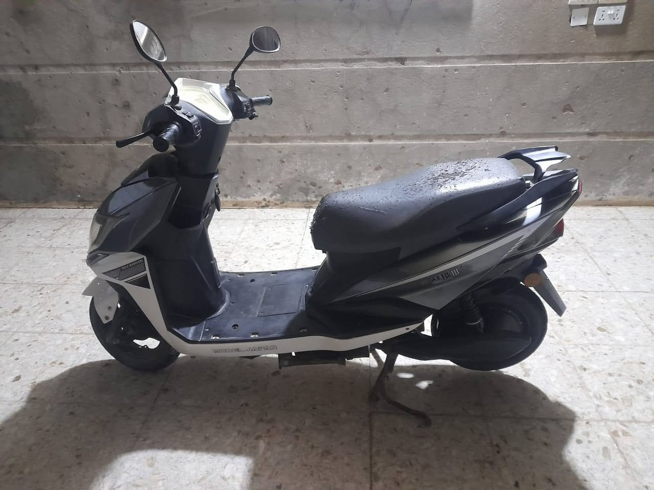 السلام عليكم 
دراجه شحن 7 بطارية قبل فتره مبدل بطارياتها افحص و اقتنع يلا تاخذها نقصها شاحنه سعر الشاحنه 15 الف تريدها عليه تريدها عليك 

سعر الدراجه 450 الف و بيها مجال للطيبين تشوف سعرها هواي اعبرها و لا يهمك 
مكانها الرمادي جزيرة البوذياب 
للاستفسار *********** اتصال + واتساب تواصل وبالخدمة
