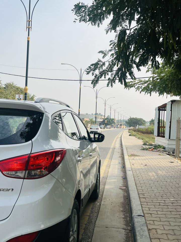 السلام عليكم
توسان 2012 خليجي 
كفاله عامه عده شبر كارت 
رقم بغداد باسمي تحويل مباشر 
ماشيه166
محرك 2000 مبدل كازكيت
سياره جاهزه متصرف عليها كلشي 
العنوان : صلاح الدين بلد  
السونار مرفق بالصور 
***********
سعر145 وبيها مجال
