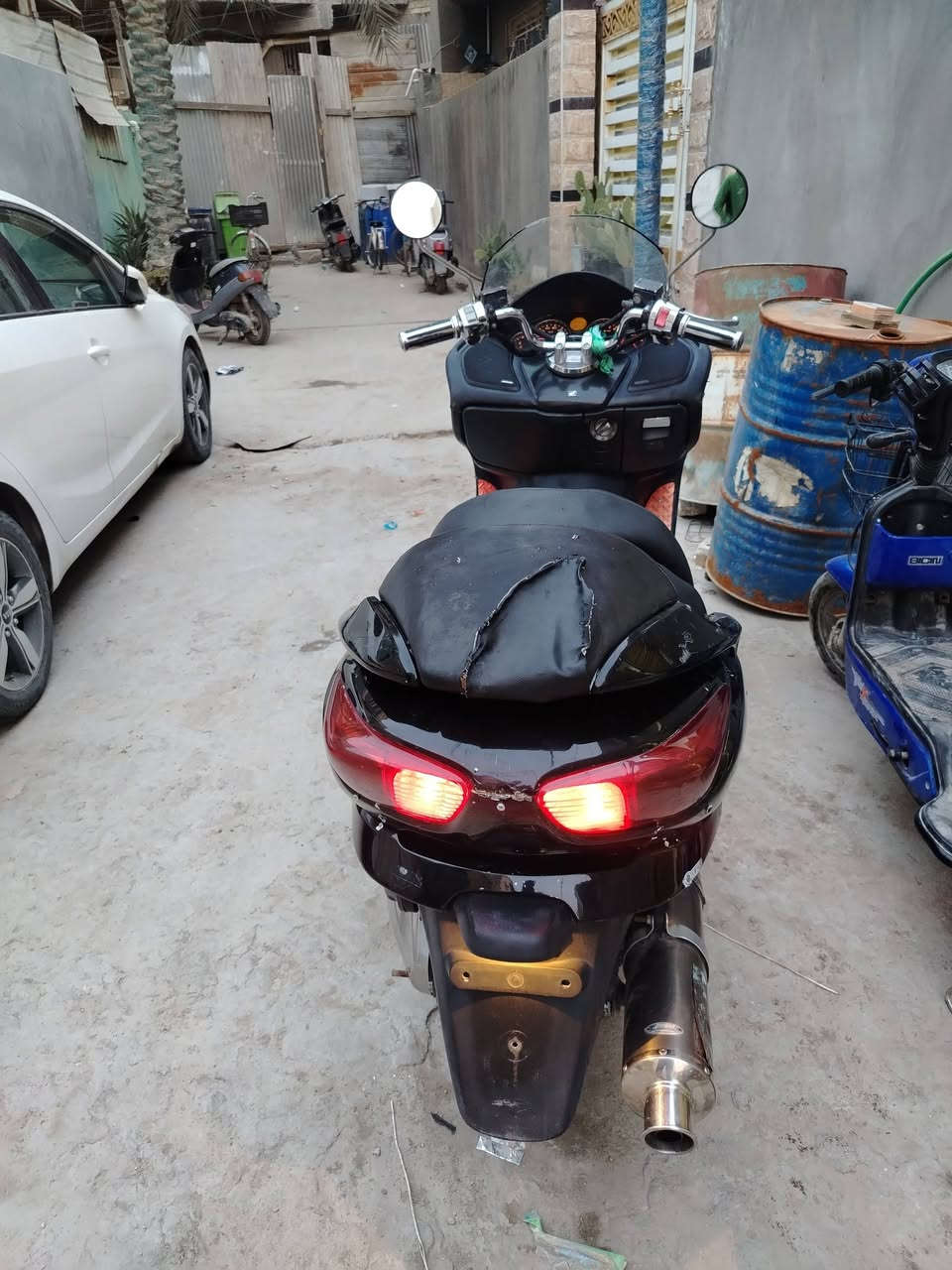 السلام عليكم داجه فورزه 0/8 للبيع او المراوس العنوان بابل المسيب السعر 600وبيه مجال اللاستفسار ***********
