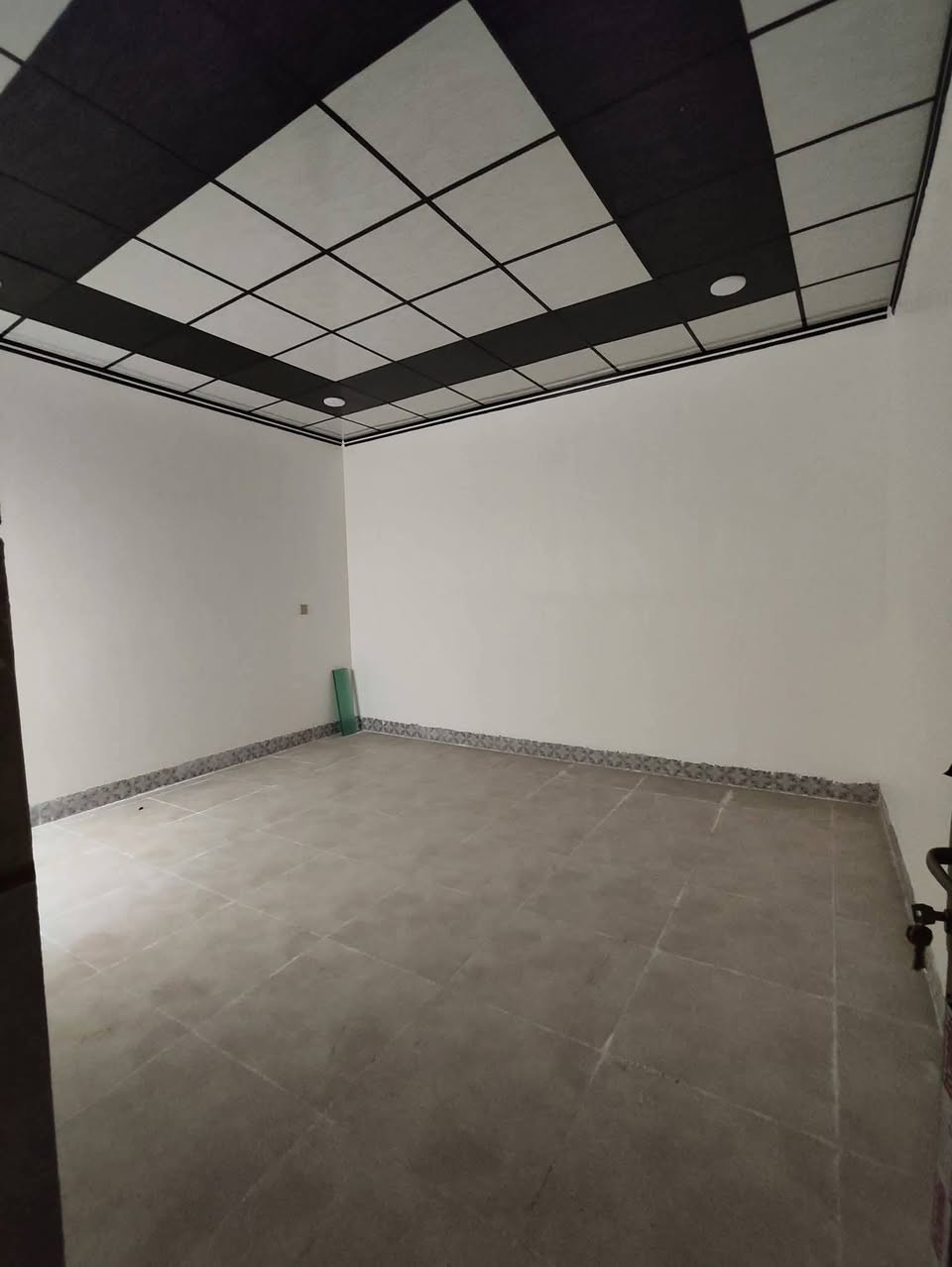 🔹داران للبيع في حي #الميثاق🔹
- مساحة كل دار : 100 متر واجهة 5 متر
- شارع تبليط
- بناء حديث زيرو 
- سند طابو 

🏠 تفاصيل كل دار :- 
الطابق الاول :غرفة نوم، هول، مطبخ ، استقبال، صحيات ، كراج 
الطابق الثاني : غرفة نوم ، هول ، صحيات  
السعر والتفاصيل داخل قناة التلكرام : 
https://t.me/baet_alhadhara
_______________________________________________
للاستفسار:- 
***********
*********** 
مراجعة مكتب بيت الحضارة للعقار:
 عنوان المكتب سايدين حي الوحدة قرب مول سانكو 2
