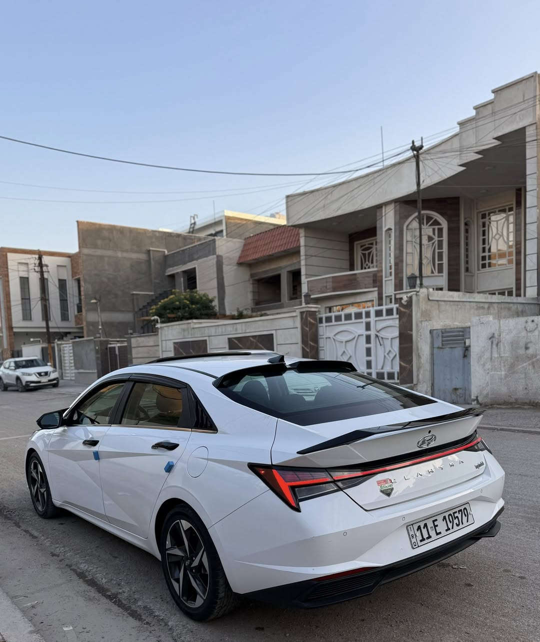 السلام عليكم النترا2023هايبرد وارد بيه صبغ بنيد وداير مال جاملغ خلفي فقط وصورت طخه بالمنشور وباقي سياره مكفول من صبغ ماشيه35الف باسمي تحويل ثاني يوم مكينه كير مكفولات تخم تاير الاصلي دلوب انتاج25مواصفات سلايت بصمه تشغيل عن بعد هند بريك بصمه شاشه كامره حساس الامامي وخلفي تحديد مسار شاحن تليفون الاشاير بالمري لد الامامي وخلفي لايت زنون بلادي رادار الامامي وخلفي وبالمري صندوك ذكي عن الاقتراب يفتح تبريد قطعتين مكينه1600 مكان سياره بغداد المشتل رايده138ورقه***********
