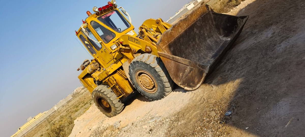 شفل 70Bمديل 83 جاهز للعمل  بي نواقص بسيطه كير ومكينه تركم اكسنات حلوات تخم تاير مع تاير سبير سعر165 بي مجال حك جيه تحويل مباشر رقم 
***********
