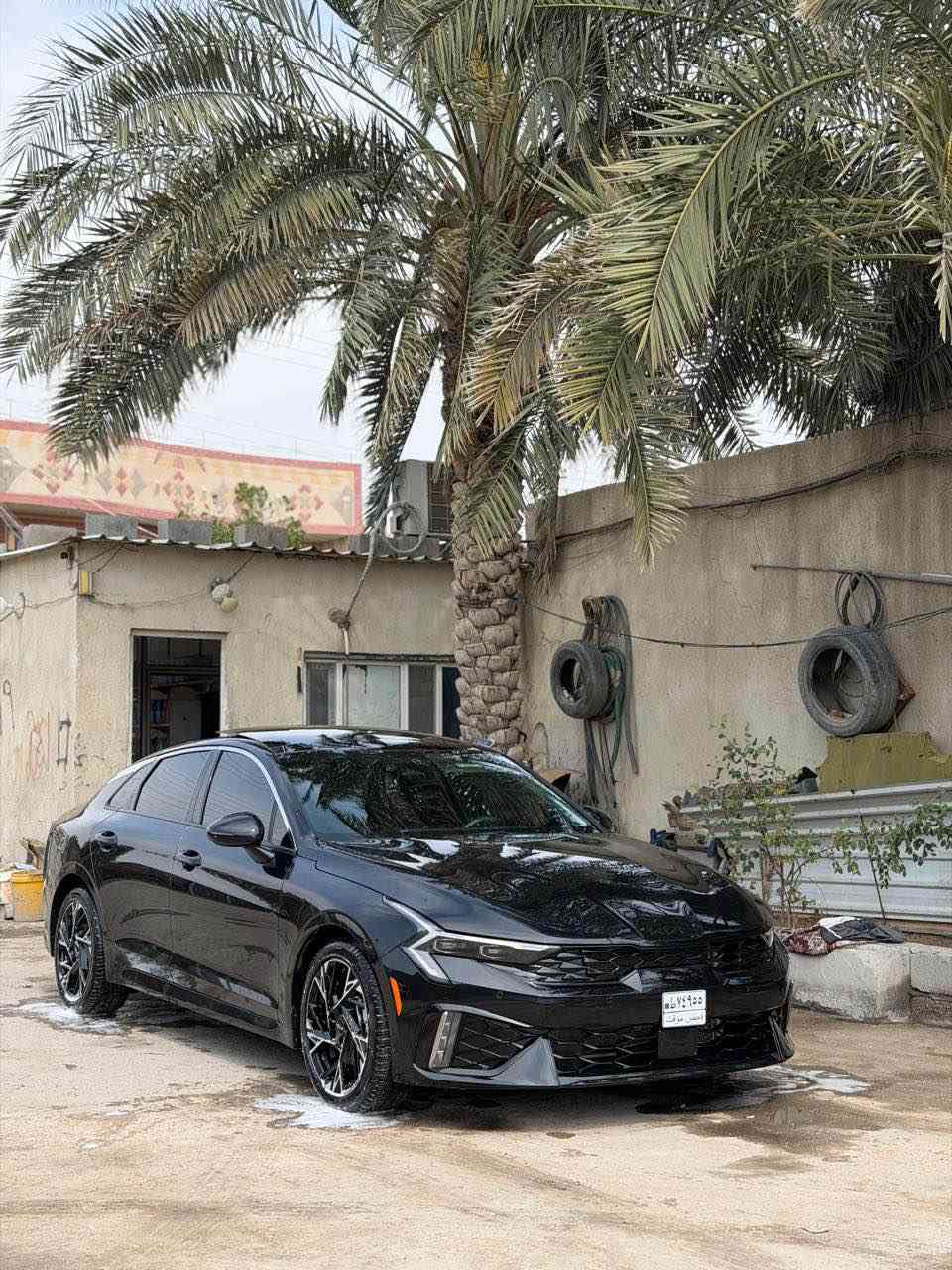 سلام عليكم 
للبيع او المرواس 
كيا k5 جيتي لاين 2025 
فول للاخير قفلة المواصفات 
بيها جاملغ وبنيد مبدلات بقطع بلاديه مال شركة نفس درجه اللون والشذره بدون قطره صبغ وبدون دواخل حته الراديترات بلاديه والدعاميه بلاديه شركة 
السياره زيروو اسم الشخط مابيها وماشيه 4 الاف بعدها بريحت الشركة السياره حره بدون رقم ترقم بليعجبك 
الموصفات ..!
دواخل جلد احمر 
شاشات دجيتل متصله 
تدفئه كشنات 
تبريد لمس 
حساس امامي + حساس خلفي 
بيها 4 رادارات امامي + خلفي + جانبي 
تحديد مسار 
ستيرن هزاز 
والسياره كلها فوول led 
الصالون لمس 
ويرلس شحن 
وبعد بيها كلش هواي مواصفات لان اعلى فئه 
تجي محرك 2500 تنفس طبيعي طياره 
مكان البصره
)))***********((( البصرة, العراق
