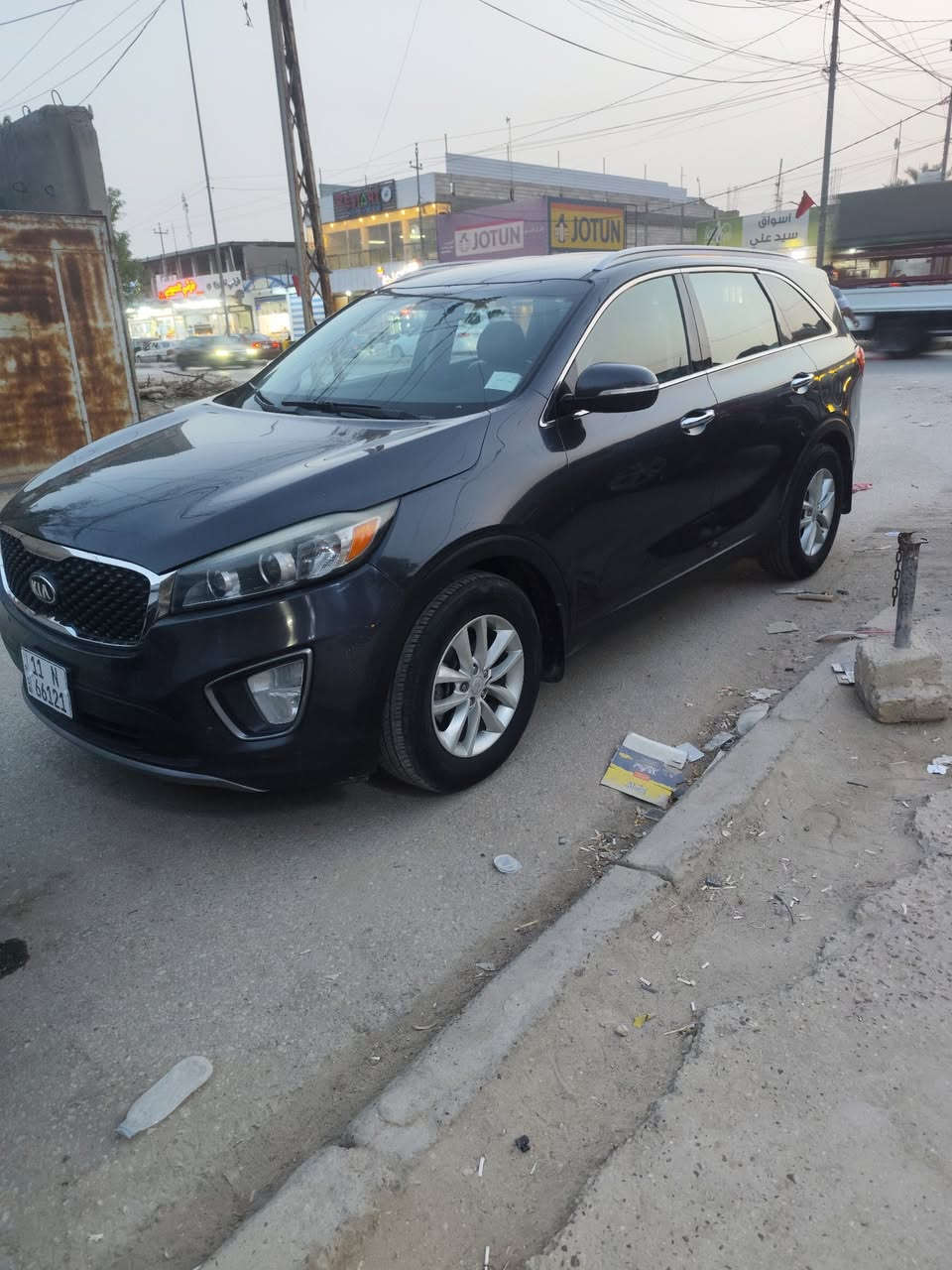 السورنتو 2018
محرك 6 سلندر قطعتين تبريد
 السياره حادثها ربع الجاملغ وشبر بالبنيد بأمريكا 
والعراق بيها صبغ بالجنطة 
محرك كير مكفولات مامفتوحات ع وضع الشركة 
السعر 190وبيها مجال
واذا اكو مراوس بسبورتج 23/24 ونتراهم ع فرق 
***********
