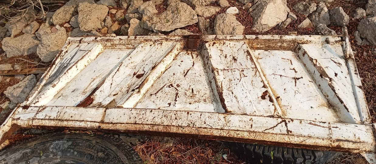 سلام عليكم باب مايلر للبيع 
***********
