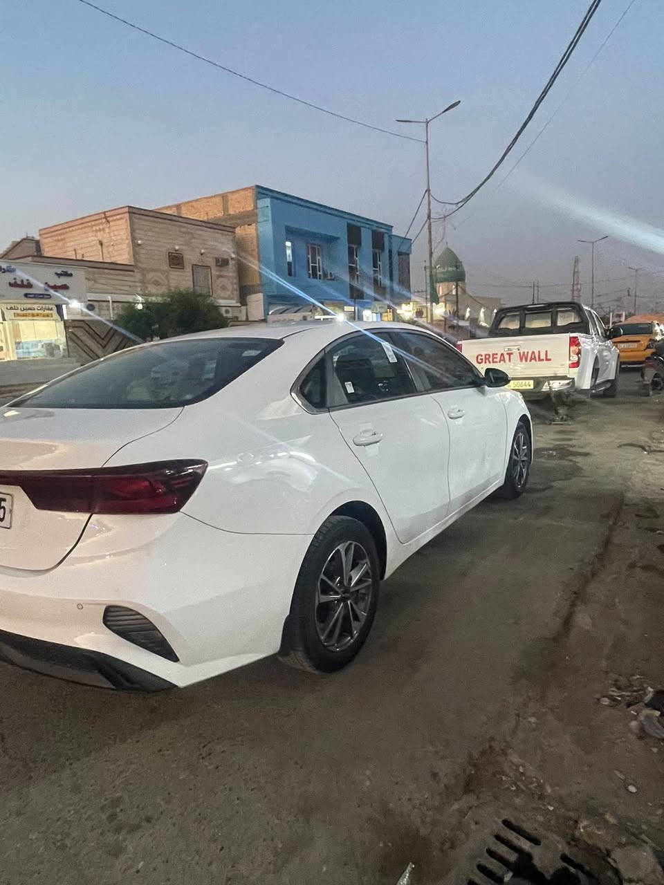 سلام عليكم للبيع سيراتو 22سياره جديده ستخدام شخصي فول مواصفات ما عده البصمه فتحه مري شفط تبريد قطعتين بصمتين لد امامي خلفي حداديه جديده تخم تاير رقم بغداد مداور ثاني يوم السعر 162
#مكاني السماوه قرب معمل المرور رقمي ***********
