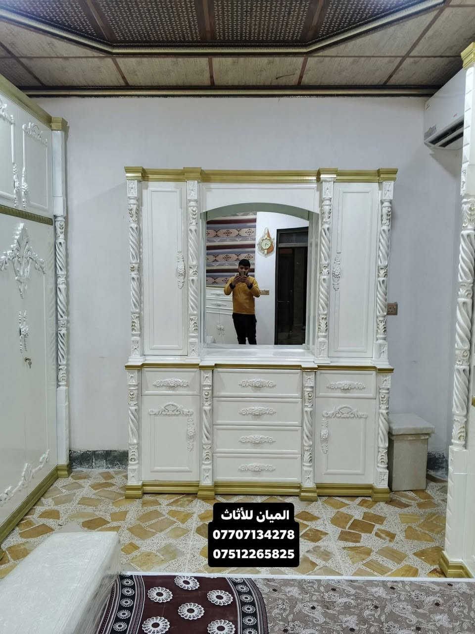 #قسط_غرفتك_براحتك
من معرض الميان للأثاث الراقي 
✔️ ويانا مدة التقسيط سنة و نص بدون مقدمة
✔️ لحاملي ماستر كارد الرافدين من الموظفين و المنتسبين و المتقاعدين
✔️ يوجد فصال حسب الطلب
✔️ يمكنكم استبدال غرفكم القديمة بغرفة جديدة وتقسيط الفرق
✔️ غرف نوم باحدث الموديلات من خشب الصاج
📌العنوان : الموصل / الجانب الأيمن / الصناعة القديمة / اليابسات 
📱كورك :*********** (يوجد واتساب)
📱 اسياسيل:***********(يوجد واتساب)
