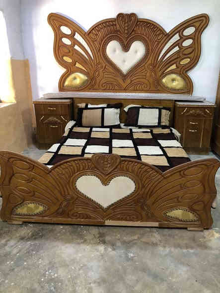 غرفة نوم مستعملا شي قليل اخو جديد العوان داخل الموصل ***********
