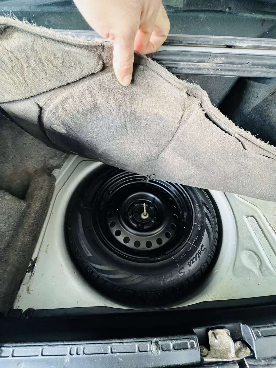 BMW 1995 525Ai
موديل 1995
بيلاد 525وبيلاد تؤماتيك 
ته بريت ساردو گه رم
كوشين جلد بيلادي كوشين هيته ر
ته له فؤن بيلاد وپئش گه وره 
هيجي نيه نمونه له جواني 
ته خم تايه ويلي نوئ 
ته خم پئشي تازه گؤرايه 
4$وه ره قه غرامه له سه ره ده تده مه وه 
ته عويل به شه رت
***********واتساب
حنوان به رده ره ش
