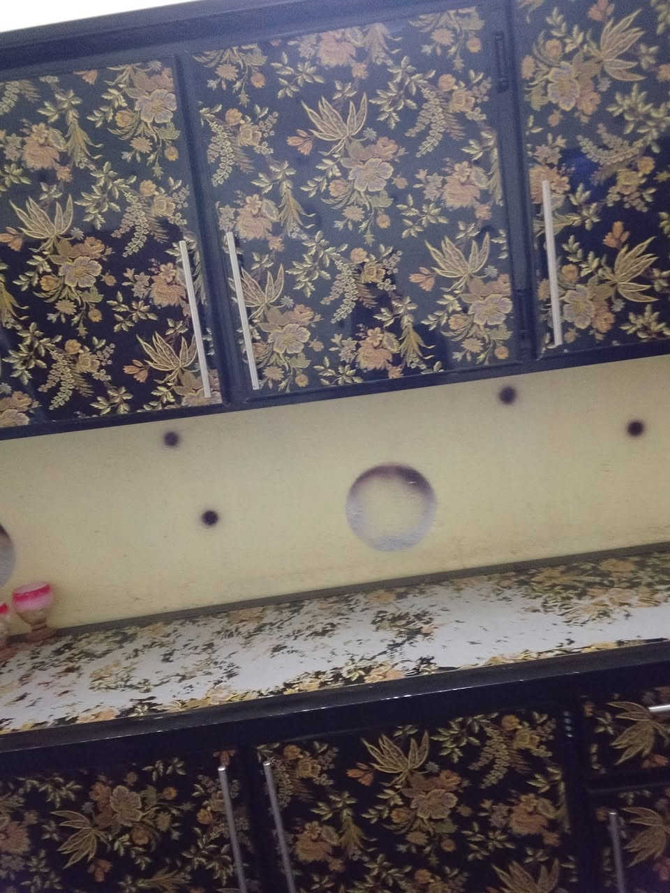 السلام عليكم كاونتر ثلاث قطع ب350وبي مجال اتصل عله الرقم ***********
