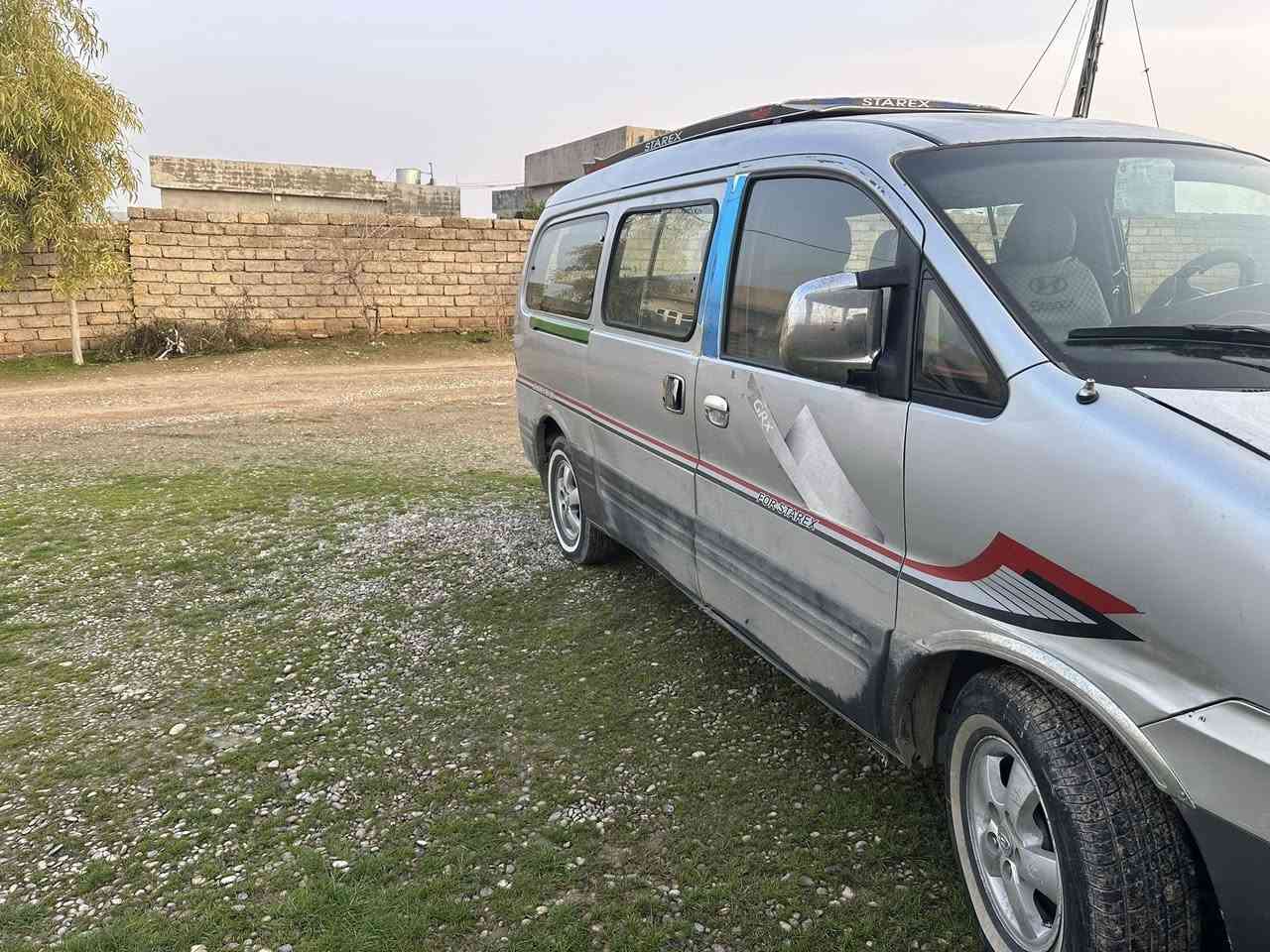 ستاركس ٢٠٠٧
كير عادي 
محرك شرط 
ما بيها صبغ رقمها بابل 
بسمي مكانها الموصل 
سعر ٧٦ وبيها مجال 
***********
***********
