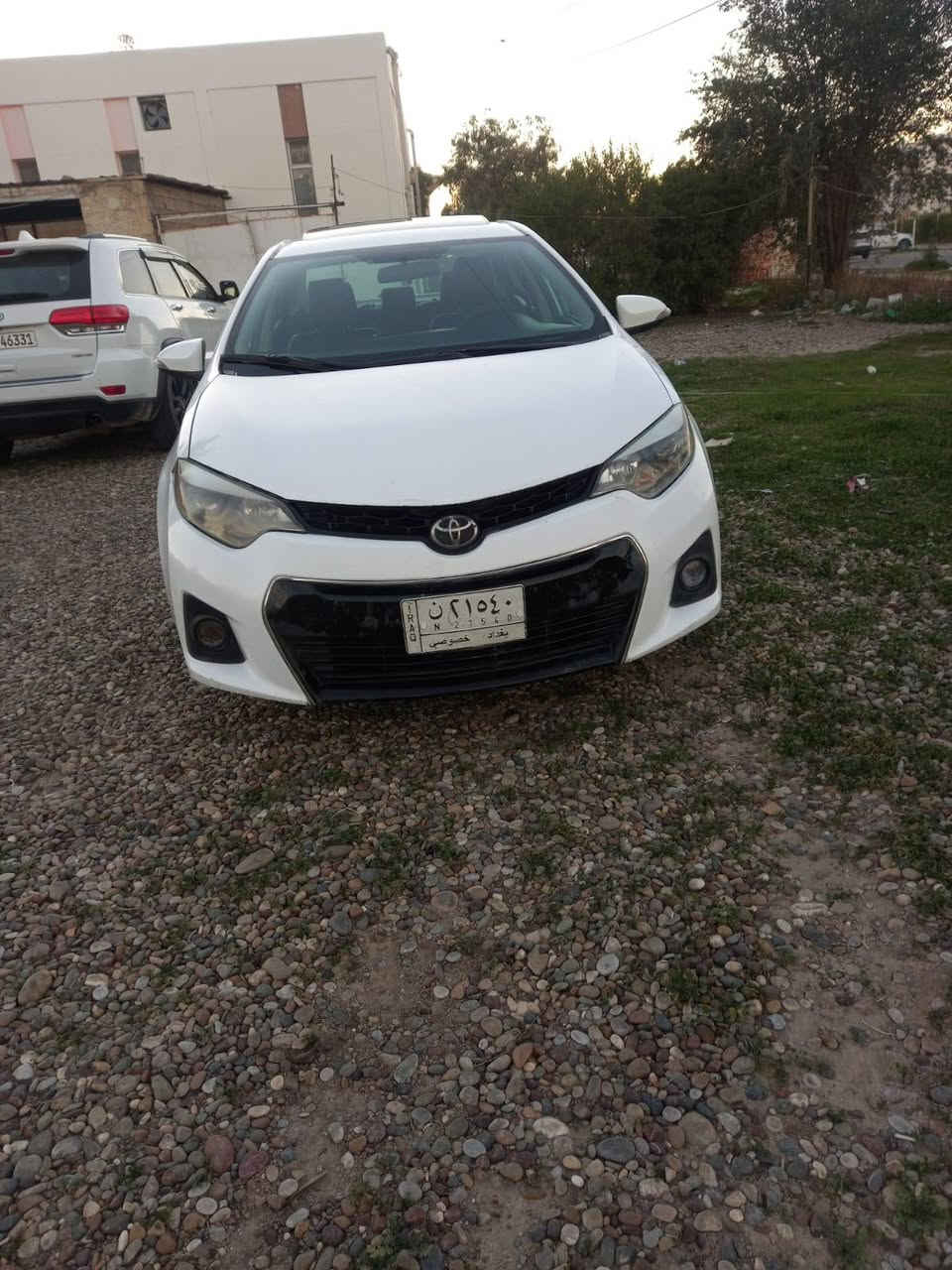 السلام عليكم
مكلف بالنشر 
للبيع 
كورلا وارد امريكي 2015 
فول بس بدون بصمة 
بيها قطعتين صبغ بنيد وجاملغ 
رقم بغداد شرط التحويل 
فتحة 
اشاير مري 
تبريد لمس 
ويل كب
4 دسك 
شاشة وكامرة 
تحكم جهتين 
محرك 1800
مانع انزلاق 
وضعية قيادة سبورت 
شفتات ستيرن

مكان السيارة صلاح الدين الدور المجمع السكني 
السعر 122 وبيها مجال
 للاستفسار ***********
