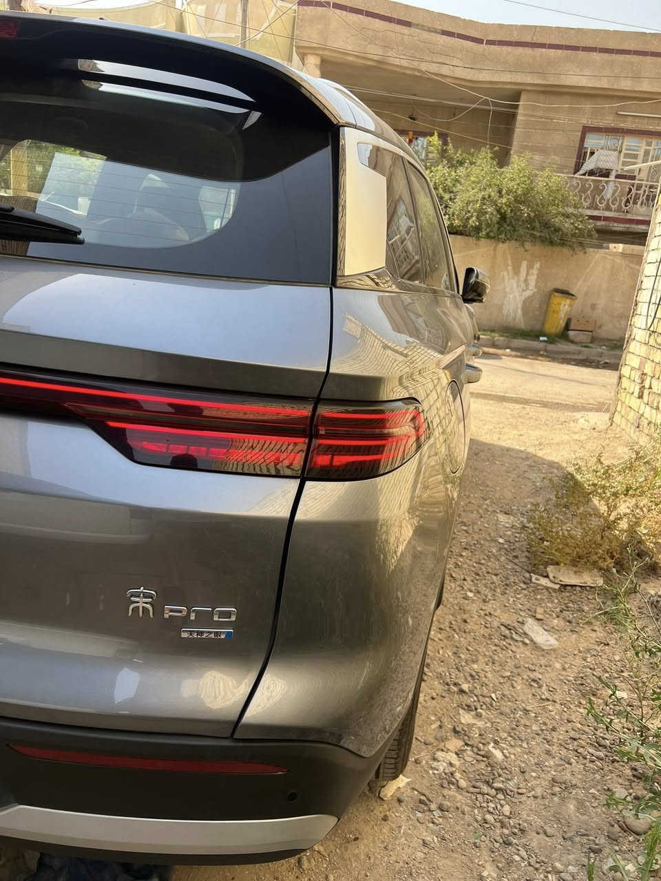 السلام عليكم سونك برو 2025 ماشيه 9000 بدون بانوراما بيها طعجه بالصندوك واضحه بالصور ما مصلحه عارضها 26500 مكاني بغداد حي الجهاد ***********
