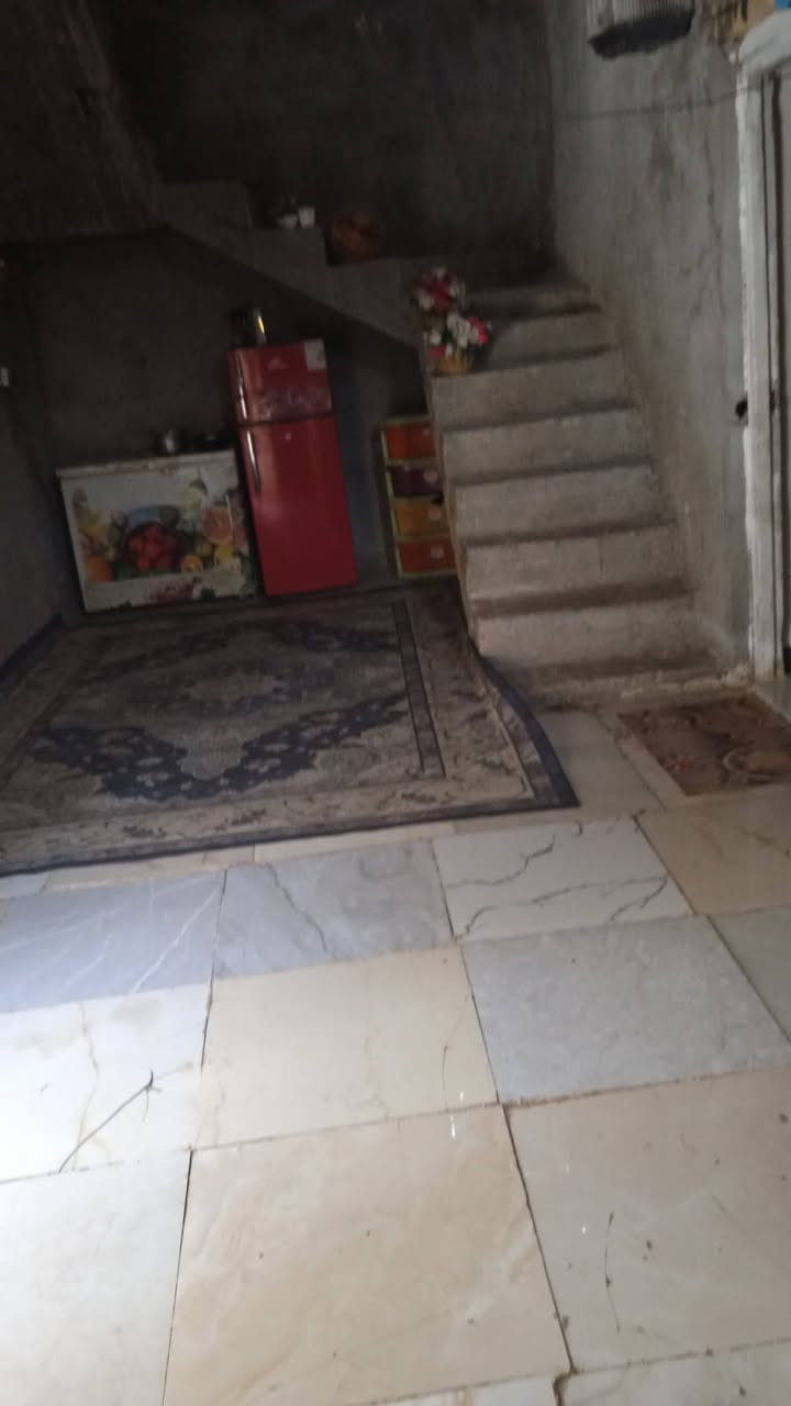 السلام عليكم بيت للبيع المساحه 150
سند 25 البيت يحتوي على غرفتين نوم وهول وصاله ومطبخ ومجمع صحيات العنوان حله نزلة سعد بيجو قرب الكوفي قريب على الشارع العام السعر 37وبي مجال مراوس أبيت هم يرهم ***********
