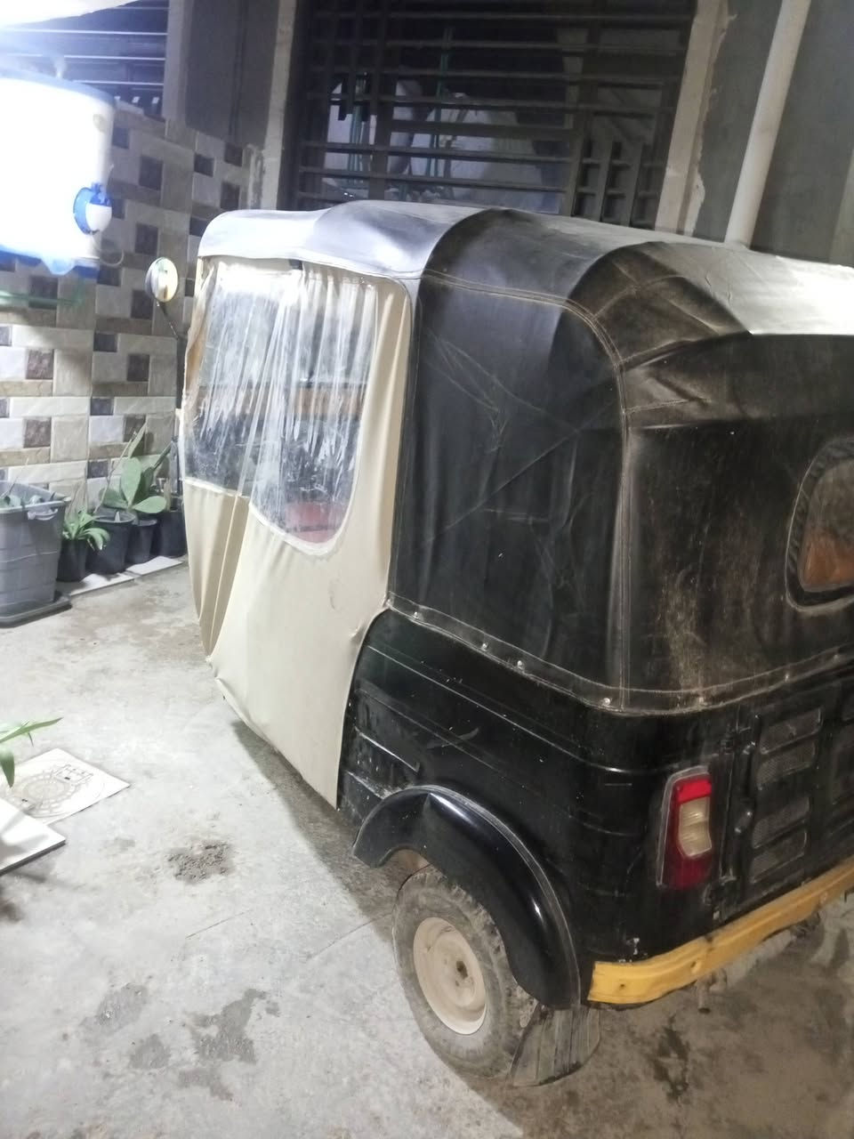 السلام عليكم تكتك موديل 15 مكينه 20 تكتك خير من الله مال شغل اوراق
سعر 2500 وبيهه مجال بغداد الدورة مقابل علوه الرشيد 
***********
