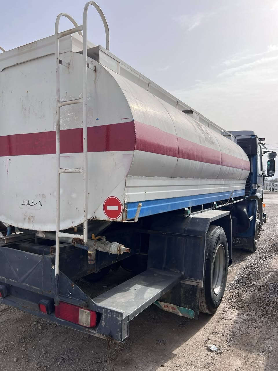 إسكانيا فطيمة 6 كور تنكر تك اكسل تك قمارة 
موديل 1989
كركوك مشروع وطني شرط تحويل 
كير نص دكمة 
خلفي جوبلس 
قمارة بدون صبغ 
حمولة تانكي 10 الف 
ذرعة وطوناج بيها 

سعر 175 ورقة 

مكان سيارة بكركوك  معرض وسام للسيارات الثقيلة
للاستفسار الاتصال على 
***********
***********
