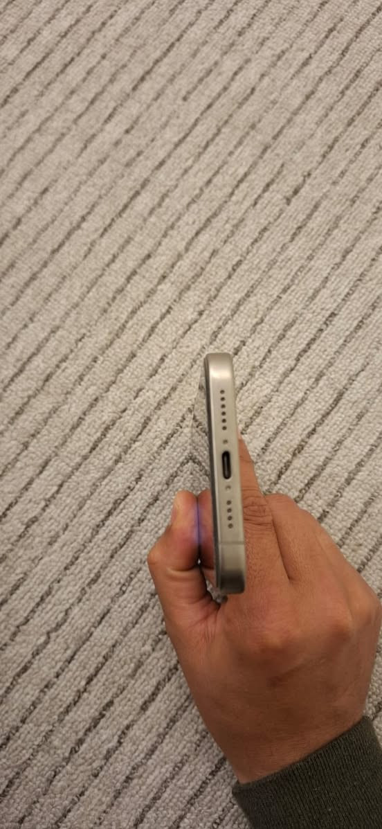 ايفون 15 برو ماكس لون تيتانيوم مابي اي شخط شرق اوسط ما مفتوح  وتر ذاكرة 256 بطارية 86 اصلي مامبدل بي اي قطعة كارتونه الاصلي موجود السعر مليون و25 الف رقم *********** البصرة
