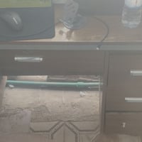 ميز  حاسبه للبيع  السعر 50 الف   07765790759