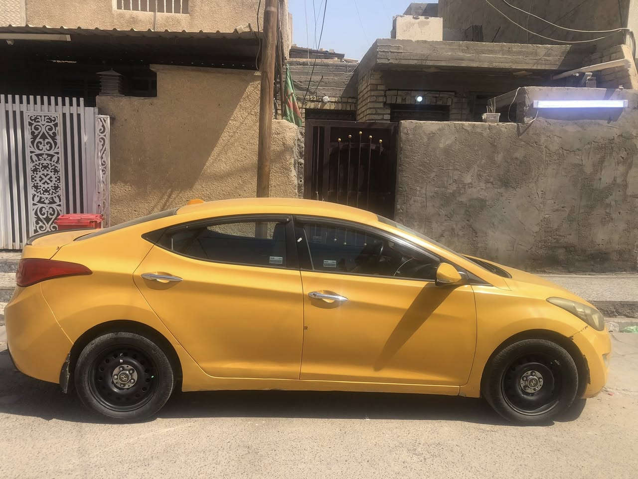 للبيع النترا خليجي سونار داخل المنشور موديل ٢٠١٤ شركه عامه مكينه دوش دبل حساس بدون دوانز  ١٦٠٠ السياره بدون حادث من جانت خصوصي بيها طخات جانبيه بسيطه تعمرت ونصبغت تكسي ولا قطعه تبديل بيها جاهزه من كلشي فقط نقص تبريد مااعرف شبي رقم مميز جديد نكليزي مصفره من كلشي مكاني بياع تقاطع الدرويش حي التراث السعر ٨٦ وبيها مجال بسيط اعتذر عن القسط والمرواس 
***********
