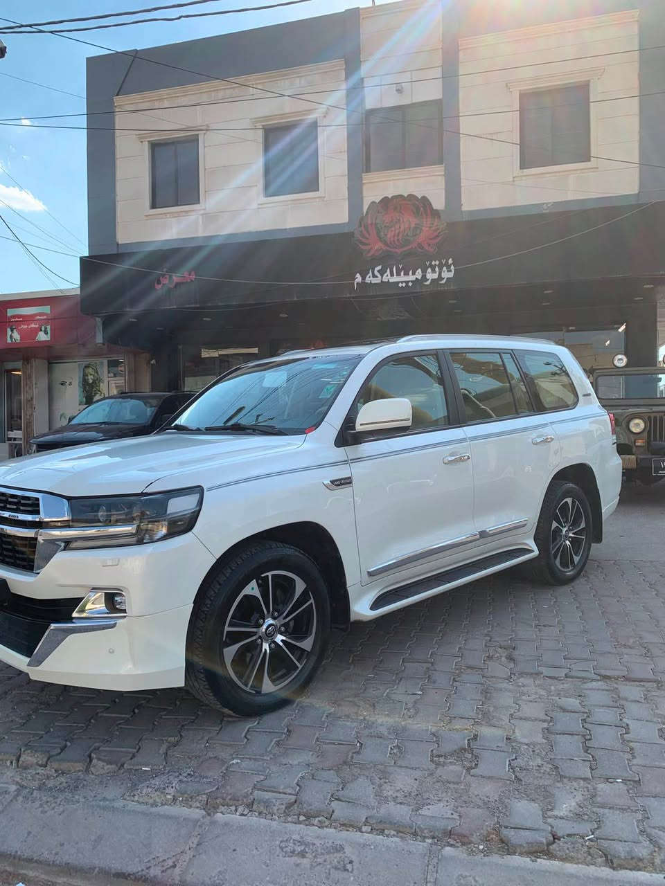 Land cruiser.     
Model  2021 
مواسەفات Gxr , سلاید 
بێ سبوغ ، بێ تعدیل 
مەکینە / V6 کپس 
ڕەقەم و سەنەوی نوێ 
ڕۆیشتن / ٩٢ هەزار کم 
گێر و مەکینە قەپ قۆپ تەزرە هەموی بە شەرت
نرخ / ٥١٧ $ و مەجال$$
*********** whats app أربيل, العراق
