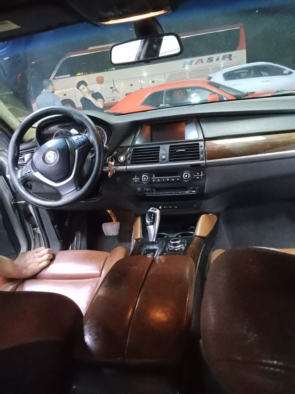 السلام عليكم.. للبيع bmw x6 موديل 2010 رقم بغداد 6 سلندر توين تيربو المكينه كاسره بستم شغاله وتمشي بسرعه محدوده سعر السياره ١٠٠ قفل (مكلف بالنشر) رقم صاحب السياره. ‭٠٧٧٧ ٠٩٩ ٢٧٣٨‬
