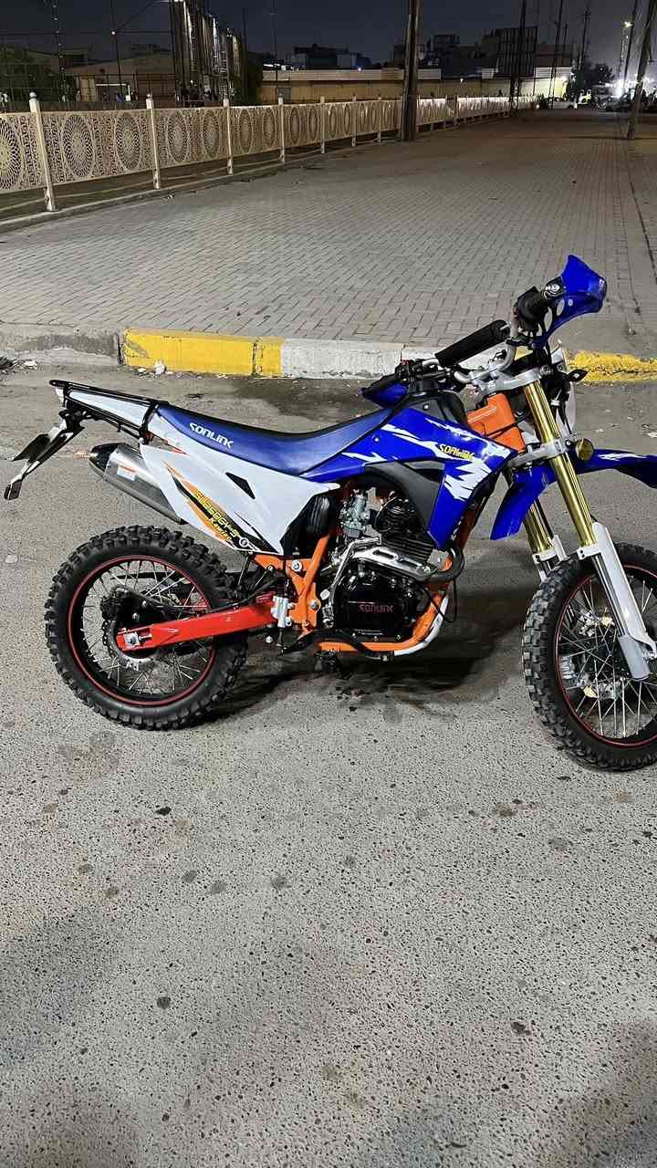 السلام عليكم دراجه سونك قفاز  مديل 2025 مكينه 250
5 كير دراجه خير من الله مكينه شلعه شك لكاع معدل يخبل ترايك وين متريد أوراق كامله وصار شهر واحد من نازله من لمعرض وممشاها موجود بل صور دراجه جديده معنى لكلمه ‼️سعر مليون 550" وبيها مجال مكاني بغداد حي اور تواصل ((***********))
