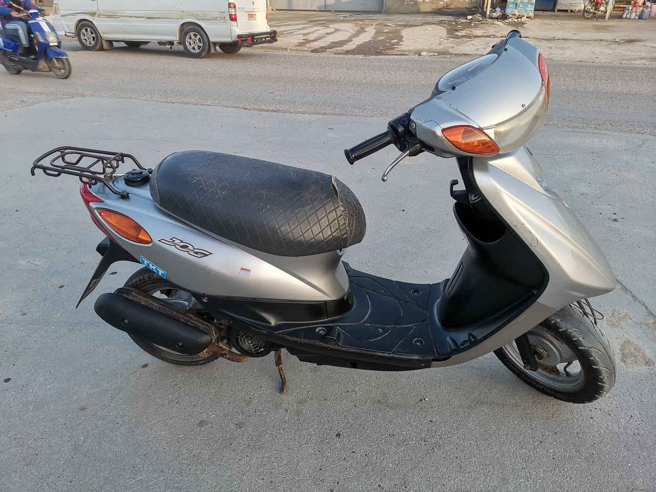 دراجة جوك عصفوري ياباني للبيع..
مكينة ناعمة او صافية شغاله نكره سلف او هندر نهضه او تسارع حلوة اكسل مابي صوت صالنصة بلادية بريكات اماميه او خلفيه شاصي نظيف  ستانة عالية او جانبية كهربائيات كلهه شغاله جوزة بلادية قفل الجنطة شغال كفرات بلادية او نضيفة  سعرهه ٣٢٥ بيهه مجال مكاني بابل المسيب ***********.
