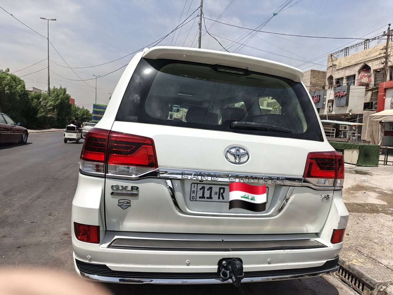 لاند كروزر للبيع
‏موديل 2021 بحريني 
‏سياره على حطت الوكالة بدون صبغ 
‏المحرك 6سلندر 
‏اللون الخارجي ابيض
‏اللون الداخلي جلد مشمشي 
‏تجي فتحه سقف 
‏و تبريد ثلج ❄ و تدفئة  
‏حساسات اماميه خلفيه
‏سياره مكفولة ما تحتاج أي شي 
‏السعر (خاص) 
‏للاستفسار الاتصال على الرقم التالي 
‏رقم الهاتف (***********) 
‏
